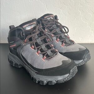 Sketchers insulated hiking shoes